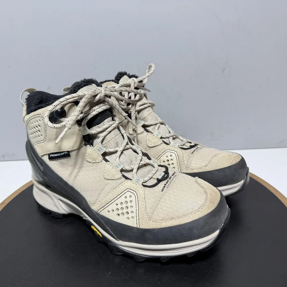 New Balance Boots Womens Size 7.5B Beige Suede Primaloft Vibram Winter Hiking